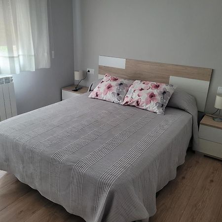 Casa Julio, Bonita Casa Comoda Y Espaciosa, Totalmente Reformada Con Terraza Y Jardin Privado Riezu Bagian luar foto