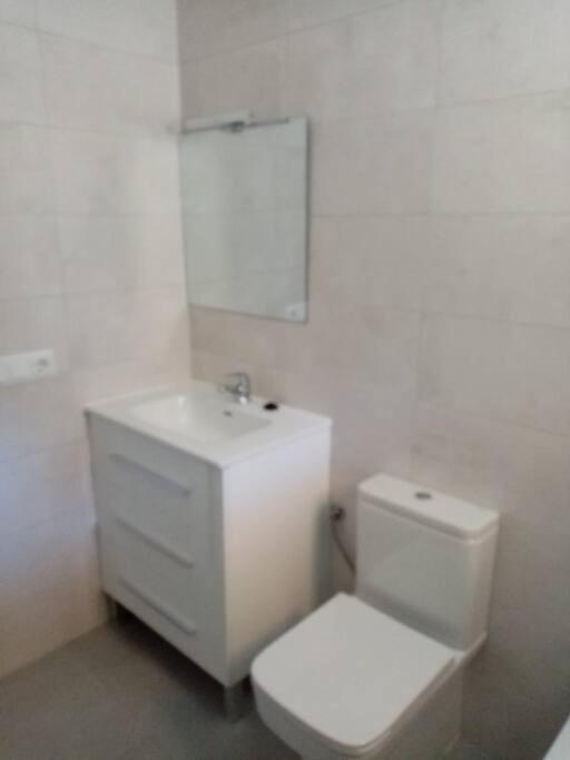 Casa Julio, Bonita Casa Comoda Y Espaciosa, Totalmente Reformada Con Terraza Y Jardin Privado Riezu Bagian luar foto