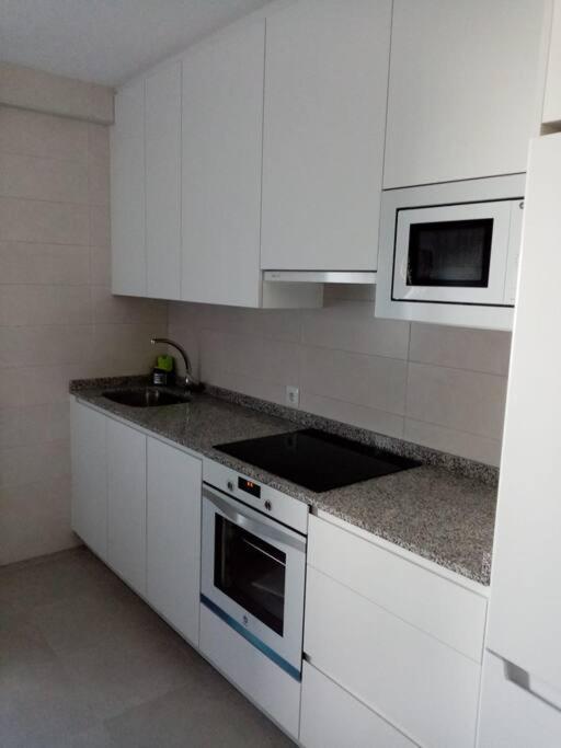 Casa Julio, Bonita Casa Comoda Y Espaciosa, Totalmente Reformada Con Terraza Y Jardin Privado Riezu Bagian luar foto
