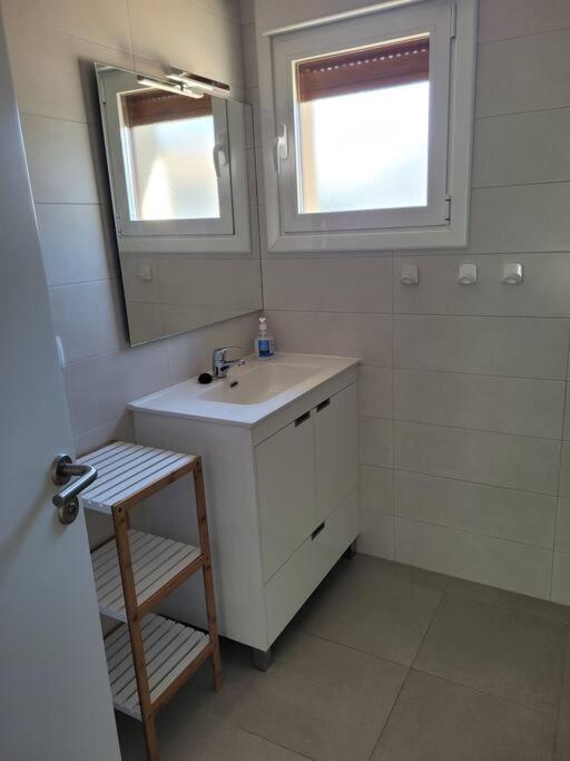 Casa Julio, Bonita Casa Comoda Y Espaciosa, Totalmente Reformada Con Terraza Y Jardin Privado Riezu Bagian luar foto