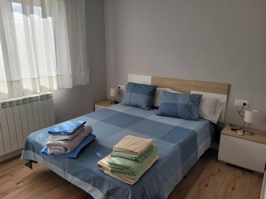 Casa Julio, Bonita Casa Comoda Y Espaciosa, Totalmente Reformada Con Terraza Y Jardin Privado Riezu Bagian luar foto