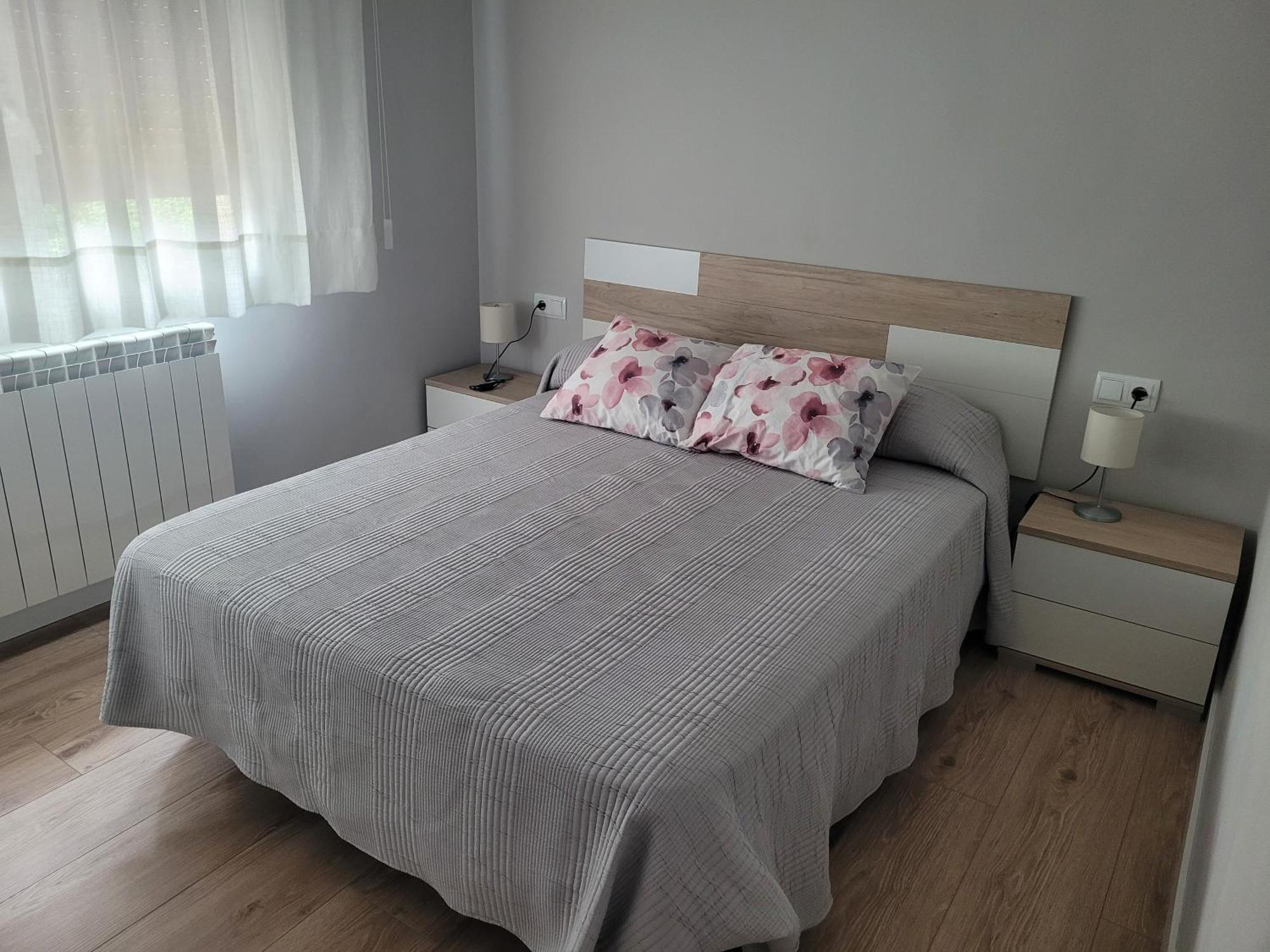 Casa Julio, Bonita Casa Comoda Y Espaciosa, Totalmente Reformada Con Terraza Y Jardin Privado Riezu Bagian luar foto